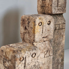 Set van drie abstracte stenen figuren beige in verschillende hoogtes 10 15 en 20 cm