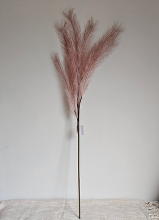 Kunstveer zachtroze met zachte pluimen en natuurlijke uitstraling hoogte 85 cm