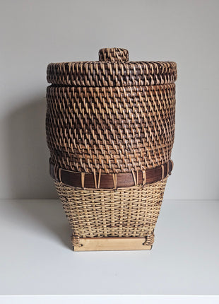 Rieten opbergmand bruin met deksel naturel - handgeweven textuur en natuurlijke afwerking