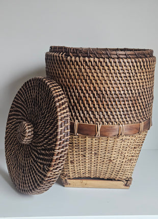 Rieten opbergmand met deksel bruin naturel - handgeweven textuur en natuurlijke afwerking