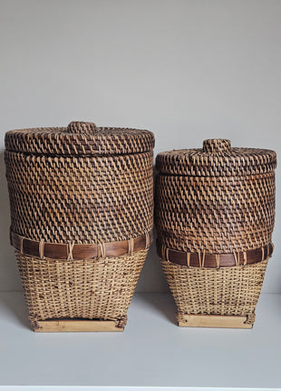 Set van twee rieten opbergmanden met deksel bruin naturel - handgeweven textuur en natuurlijke afwerking