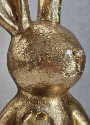 Ornament Chilandy goud in sfeervol interieur met warme styling