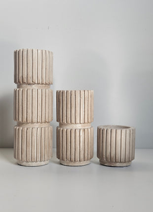 Set van 3 kandelaren ribbel beige keramiek met geribde textuur en matte afwerking