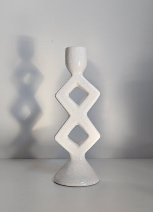 Kandelaar ruitvorm wit keramiek met geometrische vorm en matte afwerking hoogte 21 cm