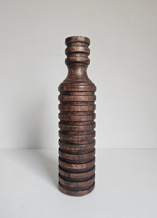 Houten kandelaar bruin met geribde textuur en natuurlijke houtnerf hoogte 23 cm