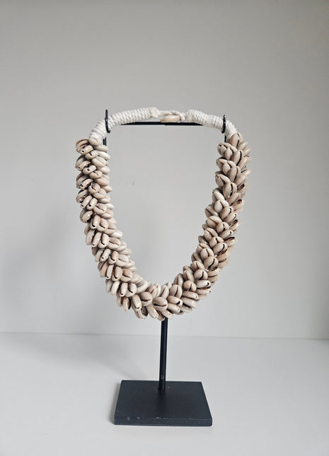 Schelpenketting decoratief licht met gevlochten band op standaard hoogte 25 cm