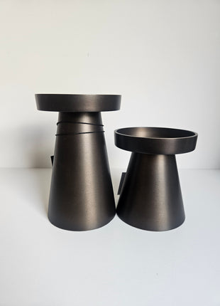 Kandelaren Viedma brons aluminium in verschillende hoogtes gepresenteerd samen