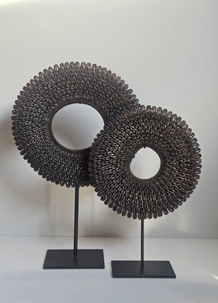 Schelpenkettingen antiek look donker in verschillende formaten samen