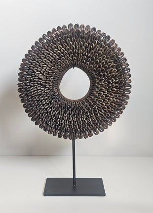 Schelpenketting antiek look donker Ø 22 x hoogte 33 cm