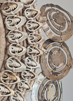 Close-up van schelpenketting exclusief dubbel - natuurlijke schelpen