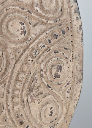 Close-up van houten masker ornament naturel - ambachtelijke afwerking