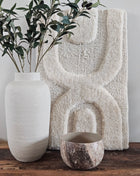 Colmore Votive KYARA bruin-beige S van keramiek met organische ronde vorm en matte afwerking op een witte ondergrond
