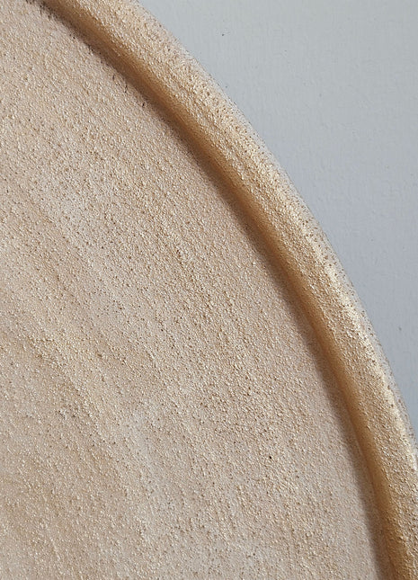 Close-up van dienblad zandsteen gold - gepolijste afwerking en natuurlijke tinten