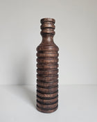 Houten kandelaar bruin met geribde textuur en natuurlijke houtnerf hoogte 23 cm