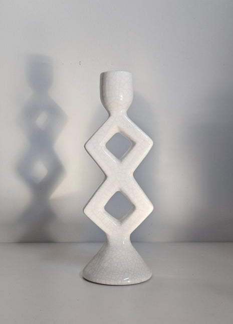 Kandelaar ruitvorm wit keramiek met geometrische vorm en matte afwerking hoogte 21 cm