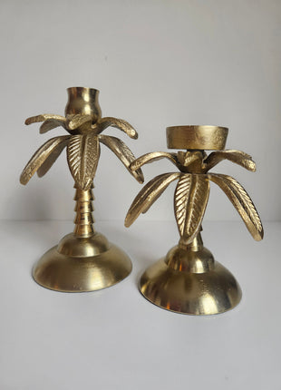 Waxinelichthouder en kandelaar palmboom goud aluminium gepresenteerd samen