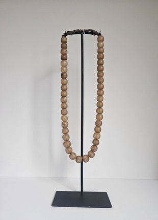 Kralenketting antique lichtbruin met houten kralen op standaard hoogte 40 cm