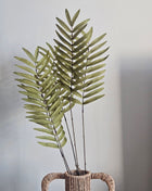 Kunstvarentak Fern Spray Groen met een hoogte van 118cm. De bladeren ogen realistisch en natuurlijk groen.