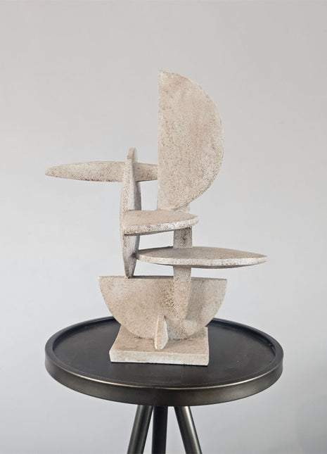 Light & Living ornament GISELLE antiek zand op een witte ondergrond