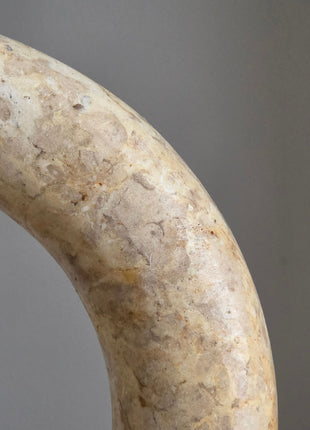 Marmeren Ornament Ring Op Standaard