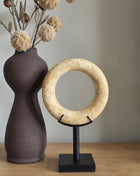 Marmeren Ornament Ring Op Standaard