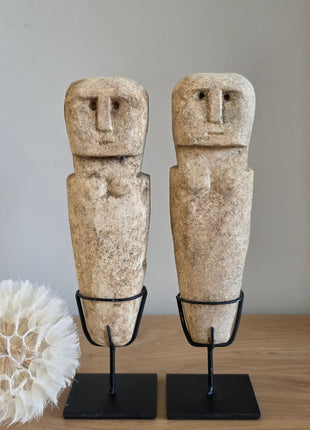 Natuursteen Puntman Op Standaard