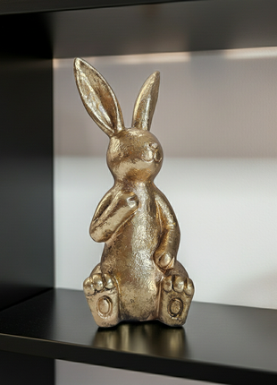 Ornament Chilandy goud in sfeervol interieur met warme styling