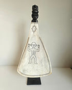 Ornament lepel op voet met figuur wit naturel 18 x 40 cm