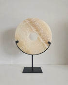 Ornament onyx op voet beige natuursteen Ø 20xoogte 28 cm
