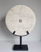 Ornament ringsteen op voet wit Ø 30xoogte 44 cm