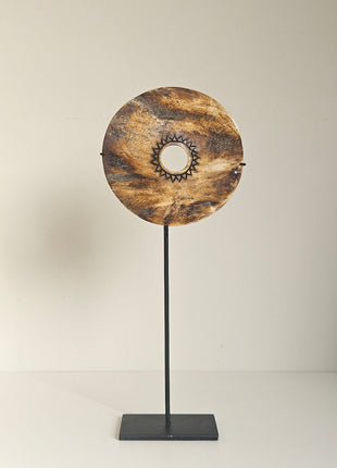 Ornament schijf op voet bruin l Ø 11xoogte 26 cm