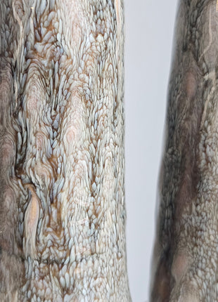 Close-up van vaas Inga Jahra groen - organische ovale vorm en opening