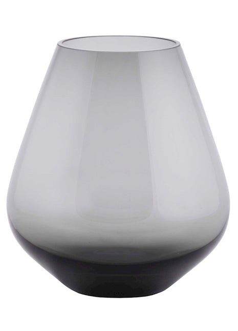 Vrijstaande druppelvormige vaas Tasman S van Vase the World in glanzend taupe glas. De vaas is mondgeblazen.