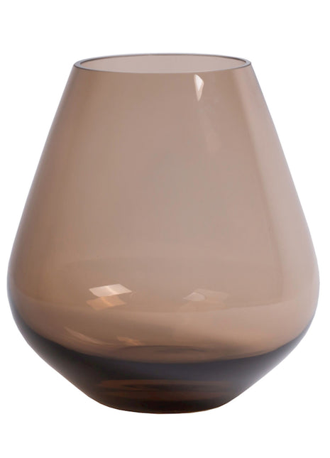 Vrijstaande druppelvormige vaas Tasman M van Vase the World in glanzend taupe glas. De vaas is mondgeblazen.